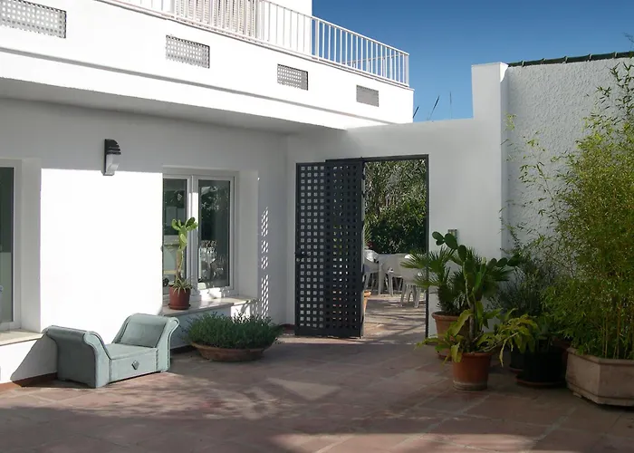 Apartamentos Turisticos La Mundial